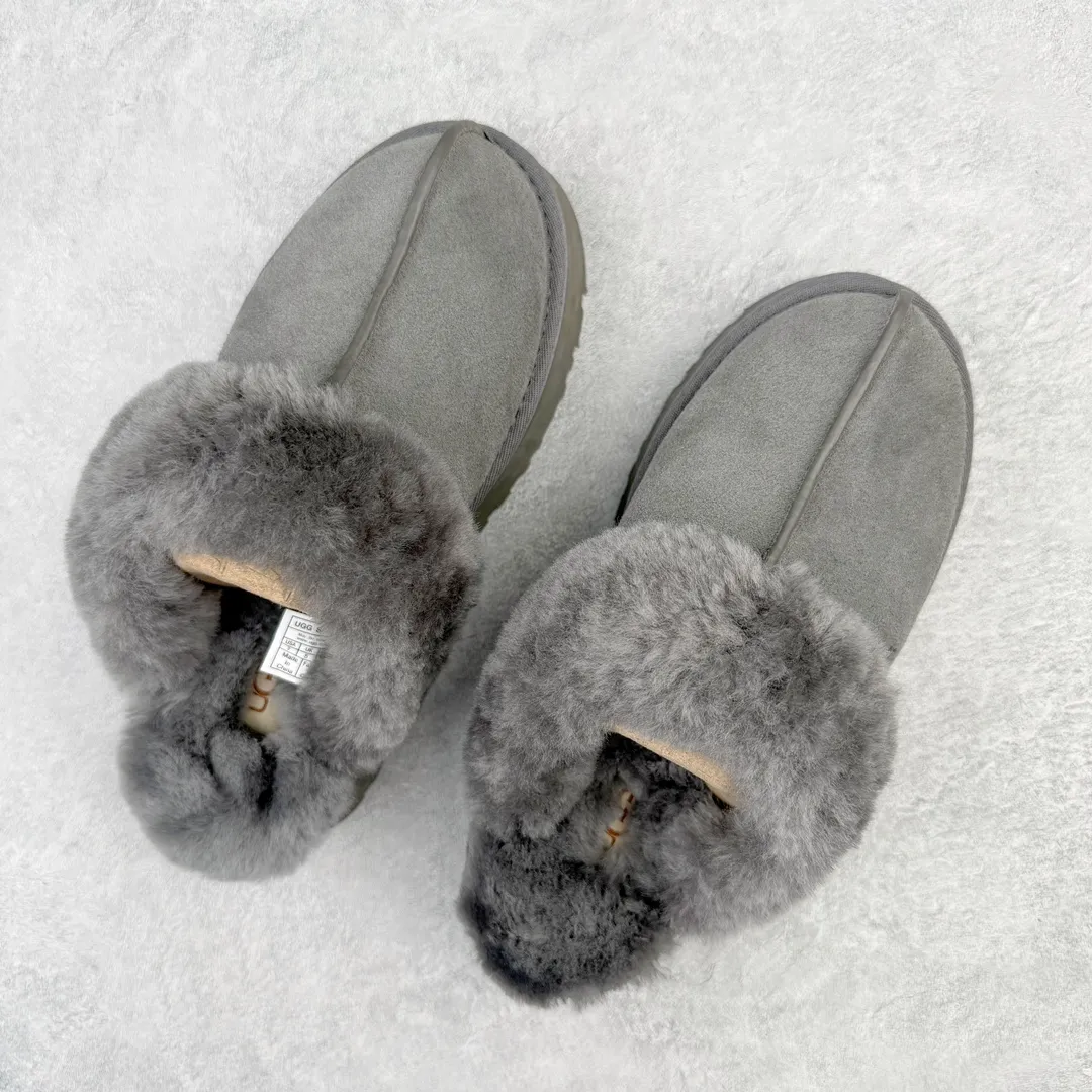 Pick up locally 💰520 UGG 2550 Star thick-soled autumn and winter sheep fur integrated snow boots. All shoes are made from ZP. Longfeng A-grade Australian imported sheep fur integrated brand OEM production line. Fully follow the ZP process. OEM original pattern maker adheres to the principle of no original shoes and no development selection. Pay attention to every detail. The most authentic TREADLITE "light wing" technology outsole on the market. Lightweight/durable/flexible/pile size: 35 36 37 38 39 40 Coding: by2936060
